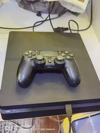 Игровая приставка Sony Playstation 4 — миниатюра 3