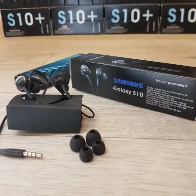 Наушники AKG S10