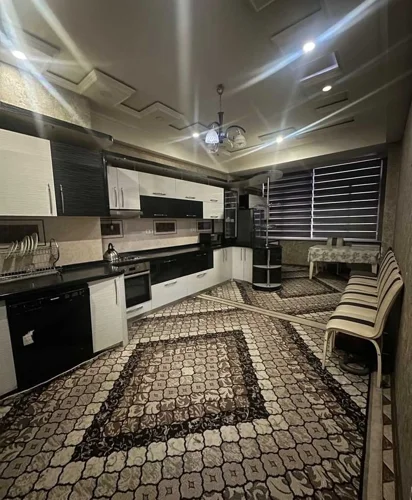3-к квартира, 3 этаж, 130 м² — миниатюра 1