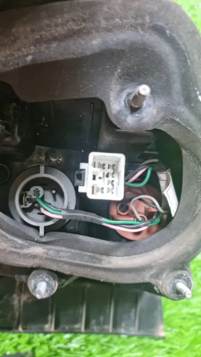 Стоп фара от Kia K5 2010-2016 — миниатюра 2