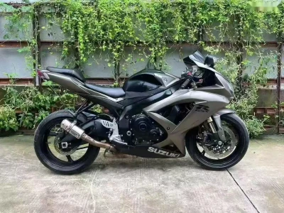 Мотоцикл Suzuki GSX600 — миниатюра 3