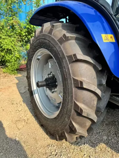 Трактор Lovol M704 2X — миниатюра 8