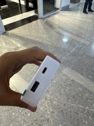 Беспроводной PowerBank Wi-Fi Роутер Карманный 4G LTE — миниатюра 4