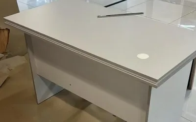 Офисные стол