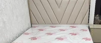 Двуспальная кровать
