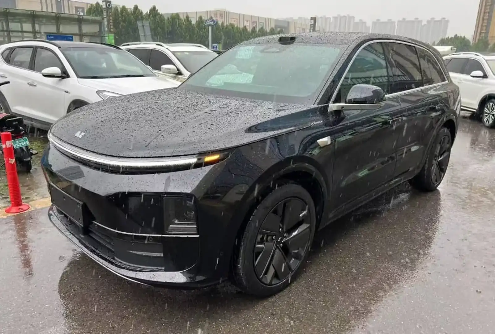 Li Auto (LiXiang) L6,