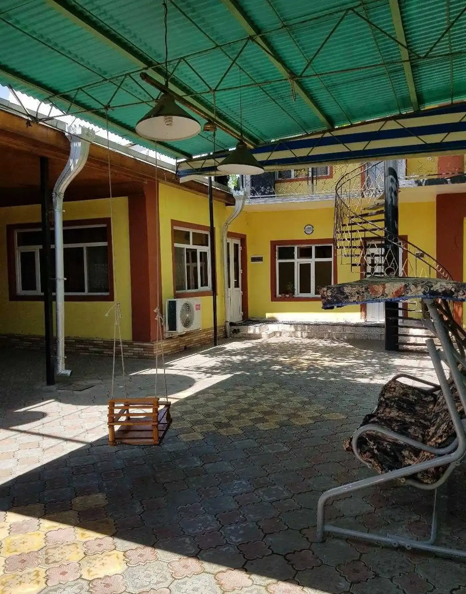 2-этажный, 10 комнатный дом, 600 м², Шохмансур