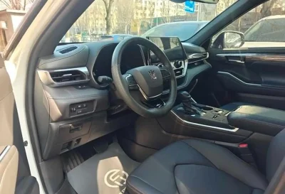 Toyota Crown, 2025