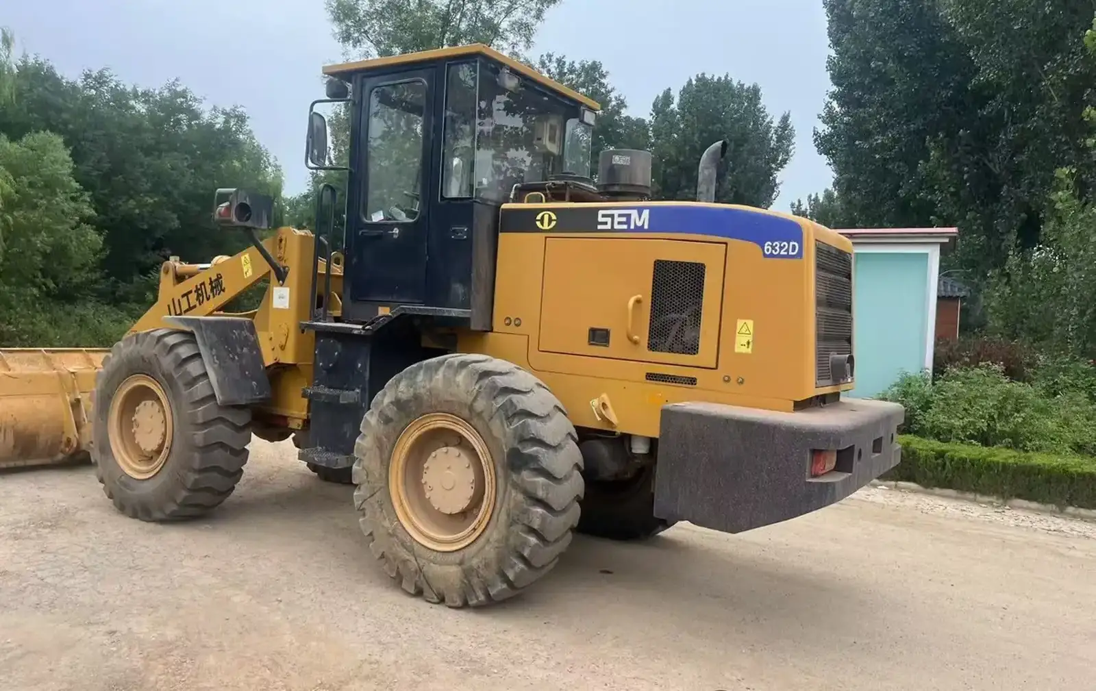 Колесный погрузчик Cat