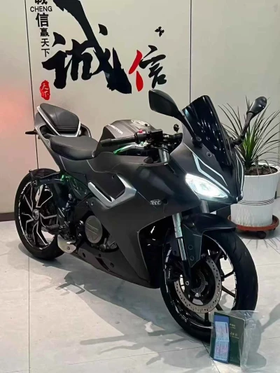 Мотоцикл QJMotor на заказ — миниатюра 4