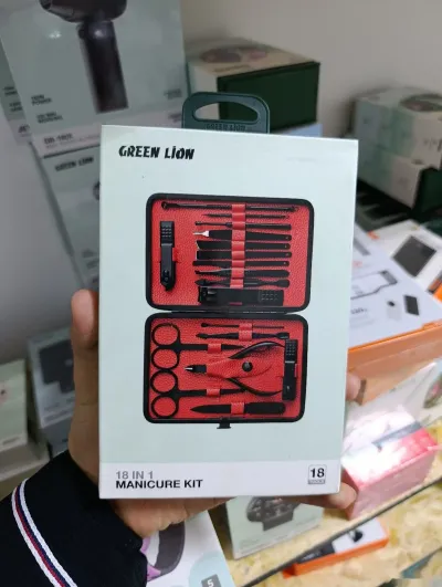 Набор для маникюра Green Lion 18 in 1 Manicure Travel Cutter черный