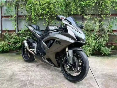 Мотоцикл Suzuki GSX600 — миниатюра 1