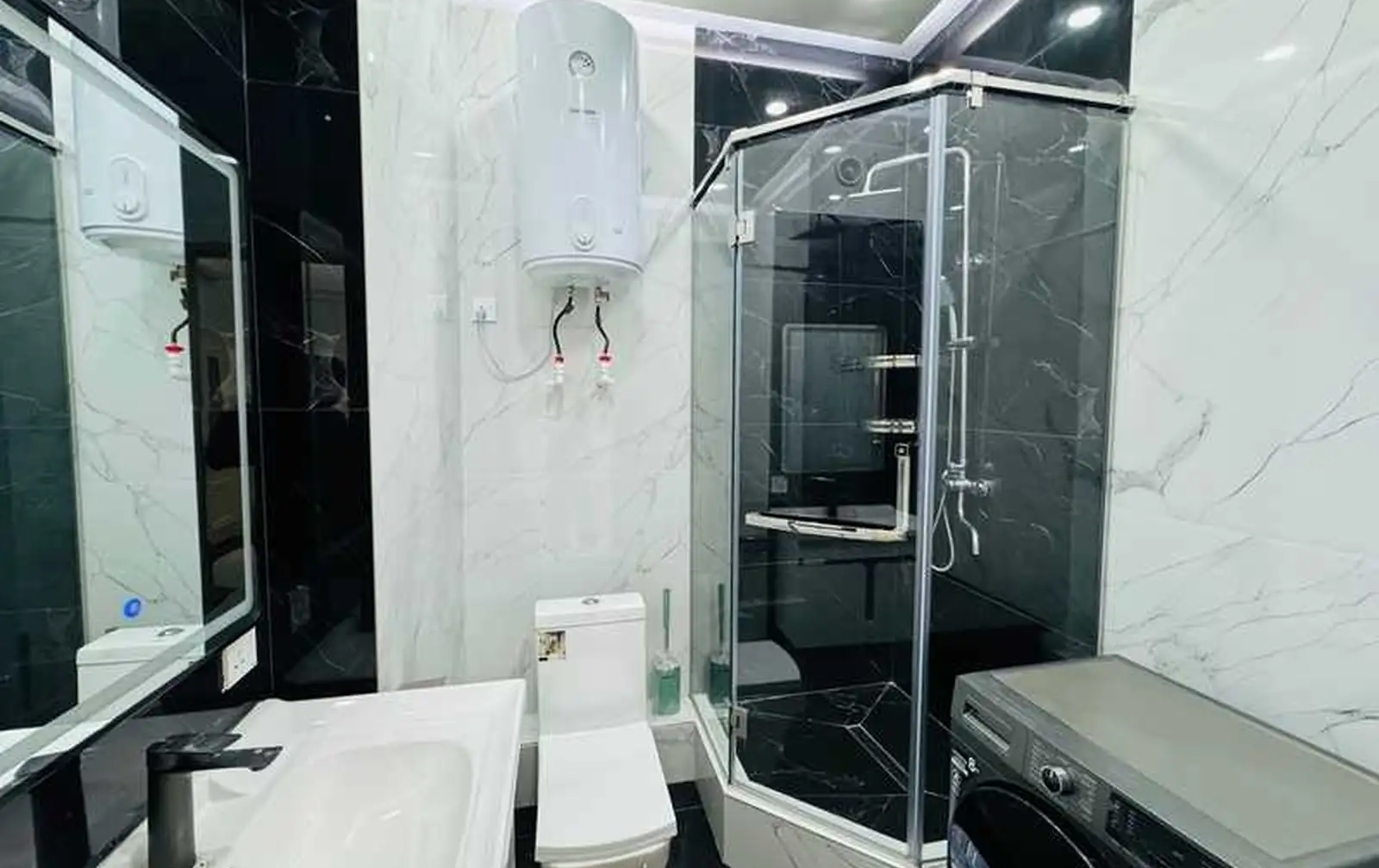 3-комн. квартира, 4 этаж, 105м², Шохмансур ру ба руи Зелёный Бозор Лохути