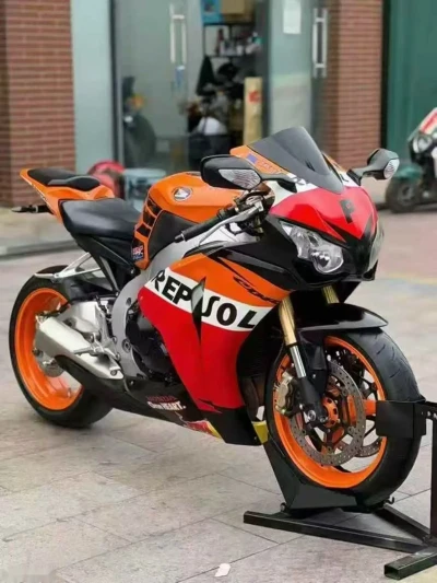 Мотоцикл Honda CBR1000 — миниатюра 1