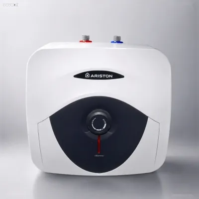 Водонагреватель Ariston. 10л