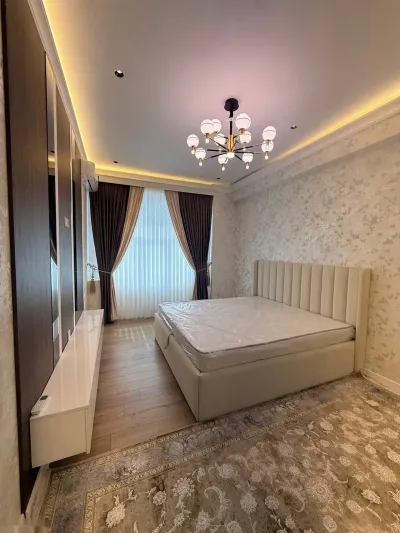 3-комн. квартира, 17 этаж, 92 м², Сино 104 мкр — миниатюра 3