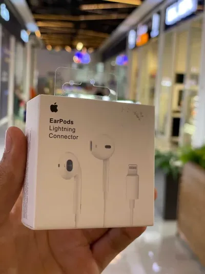 Наушники EarPods с разъёмом Lightning — миниатюра 1