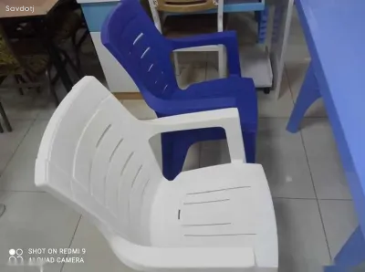 Стол со стульями
