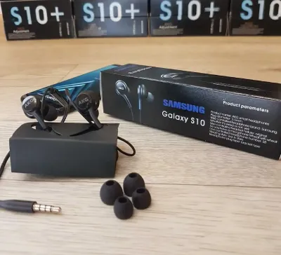 Наушники AKG S10