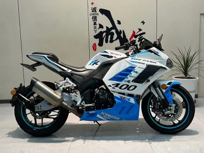 Мотоцикл Kawasaki 400 cc — миниатюра 2