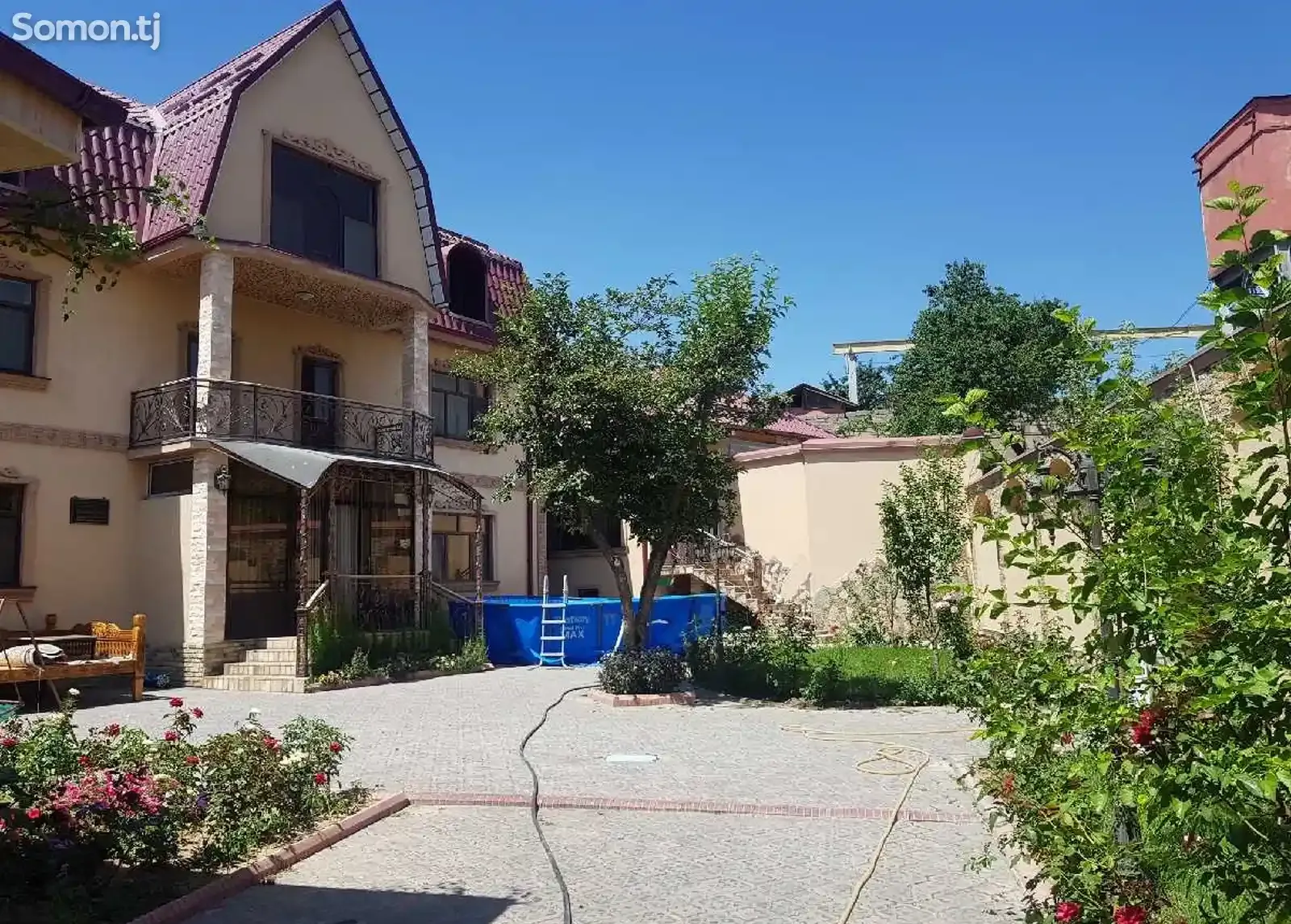 2-этажный, 12 комнатный дом, 900 м², Сомони