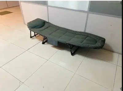 Кровать раскладушка туристическая с матрасом и подушкой