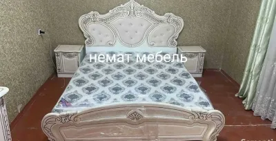 Двуспальная кровать