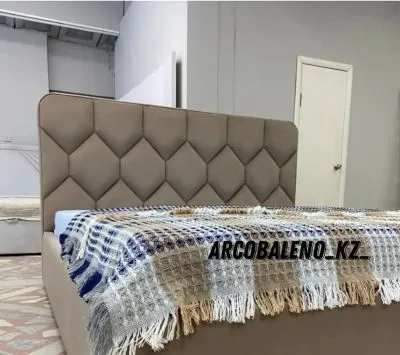 Двуспальная кровать
