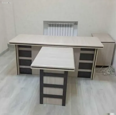 Офисный стол