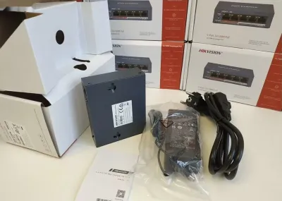 PoE Хаб Hikvision 5port — миниатюра 5