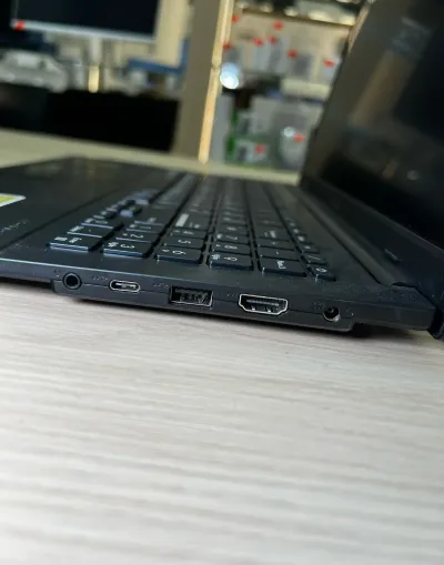 Ноутбук Asus Vivobook Intel Core i3 8/SSD 256gb