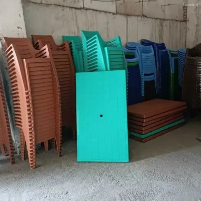 Стол со стульями