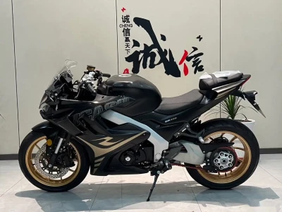 Мотоцикл Dugati 400 cc — миниатюра 3