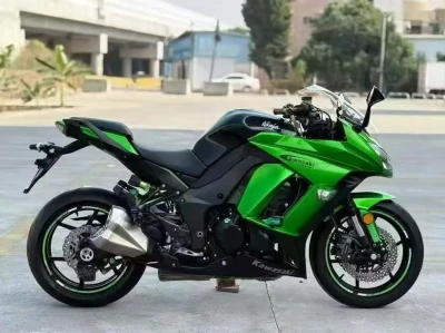 Мотоцикл Kawasaki Z1000 — миниатюра 3