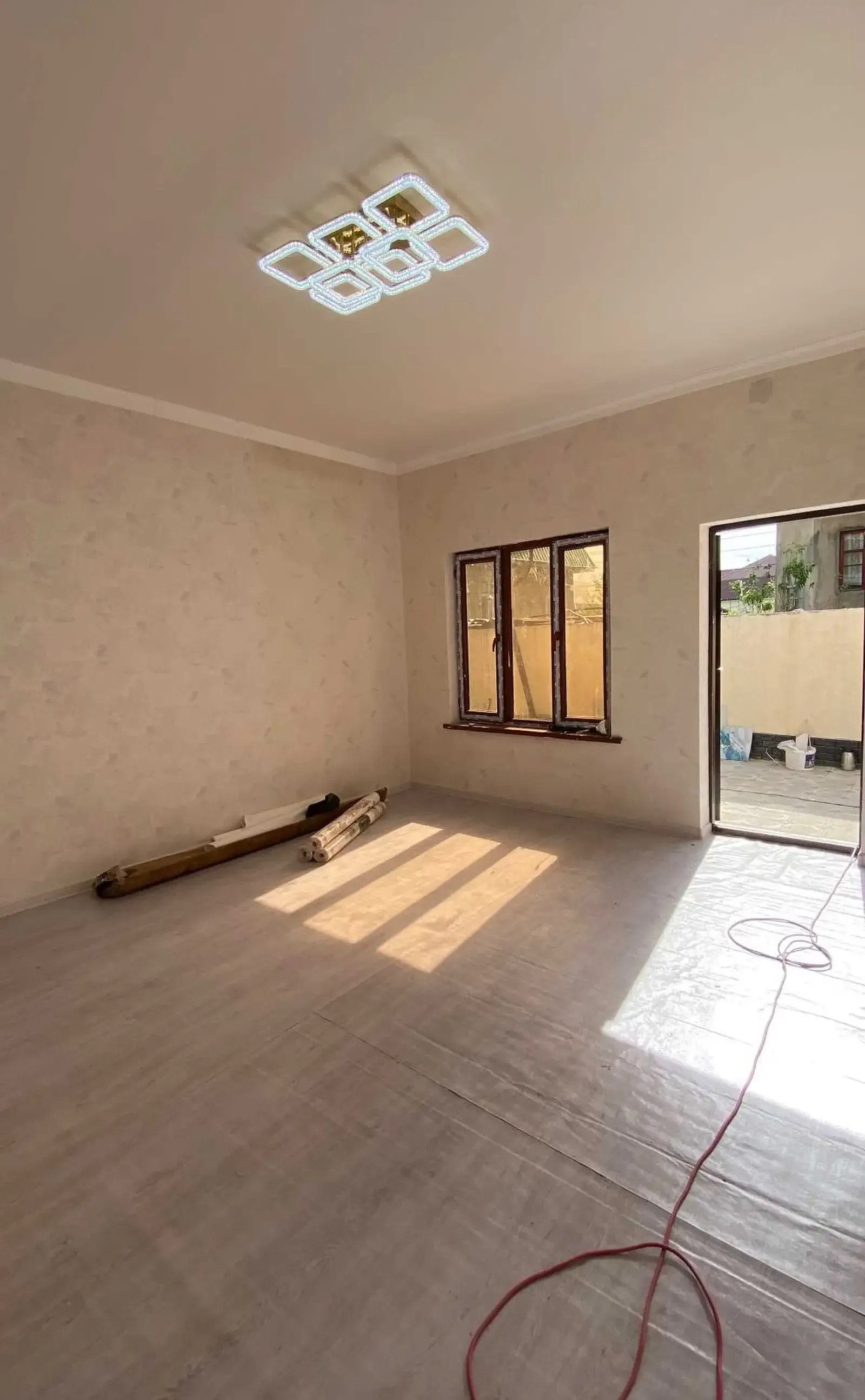 3-комн. квартира, 1 этаж, 65 м², Сино