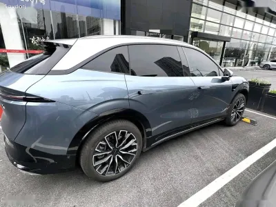 Zeekr 7X, 2025