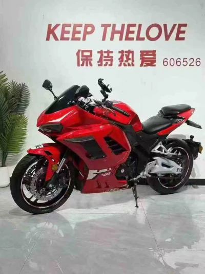Мотоцикл Ducati 400 — миниатюра 3