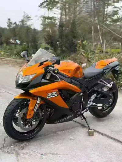 Мотоцикл Suzuki — миниатюра 1