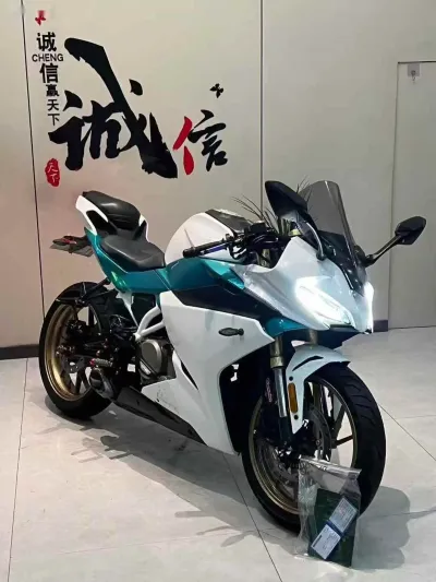 Мотоцикл CFmoto SR на заказ — миниатюра 4