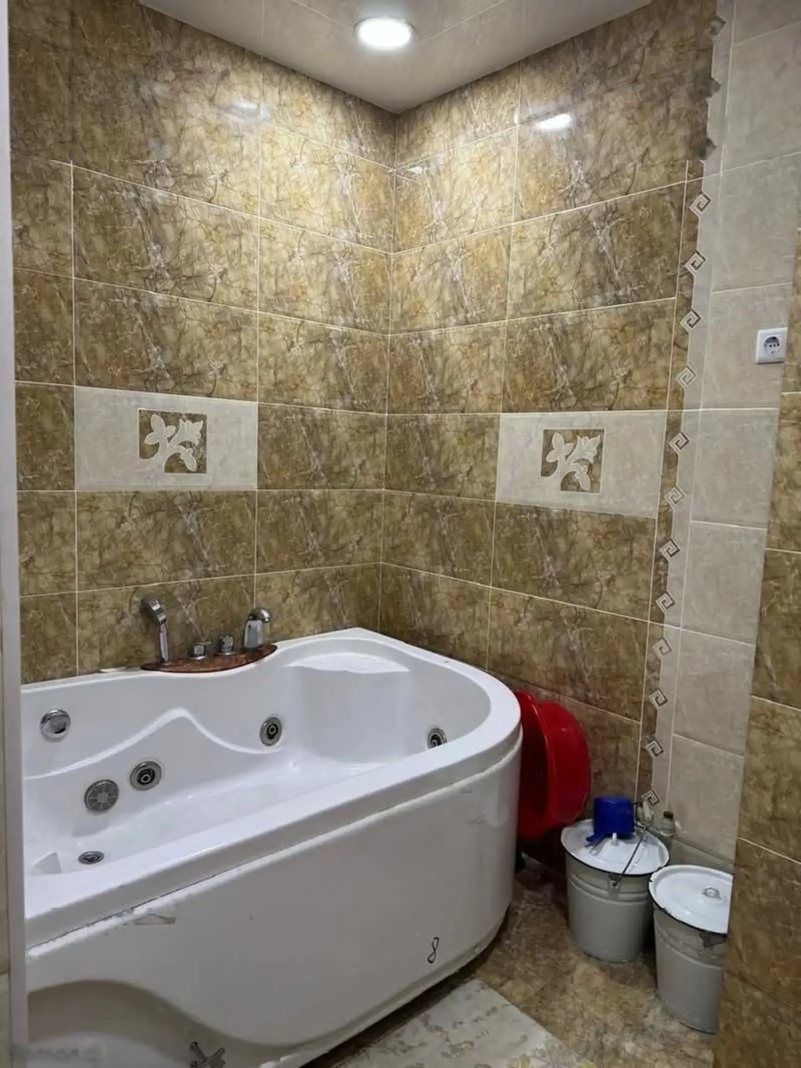 2-комн. квартира, 6 этаж, 76м², Садбарг, доми Вайкики
