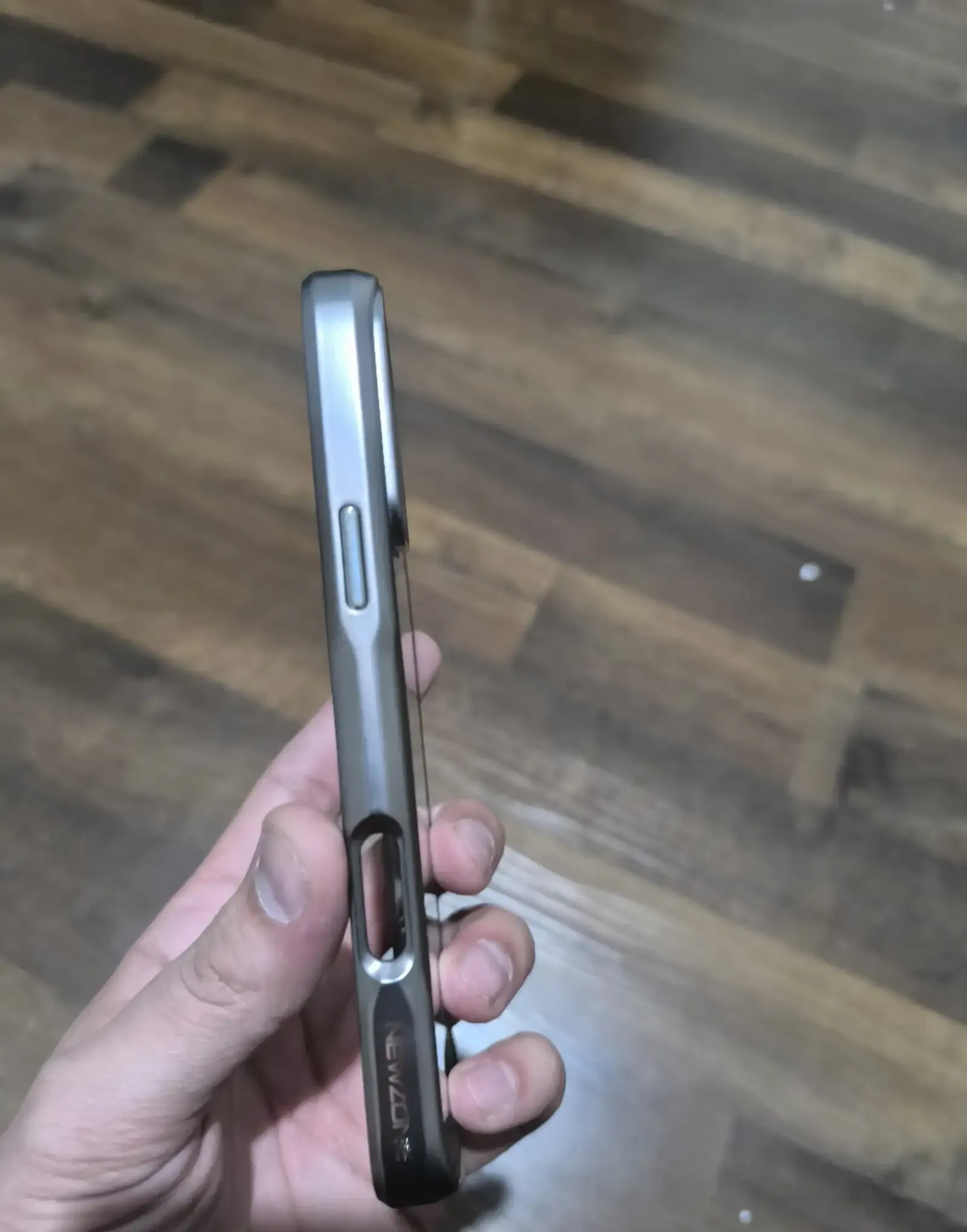Чехол на iPhone 16 Pro Max