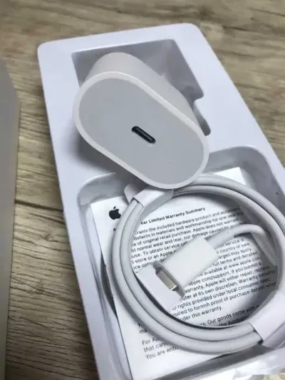 Зарядное устройство Apple iPhone 13 Pro Max — миниатюра 1