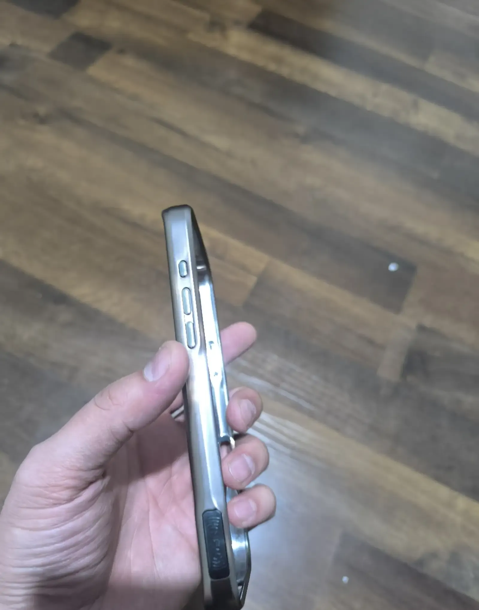 Чехол на iPhone 16 Pro Max