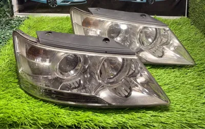 Фара на Hyundai Sanata NF 2006-2009 — миниатюра 1