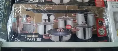 Набор кастрюль