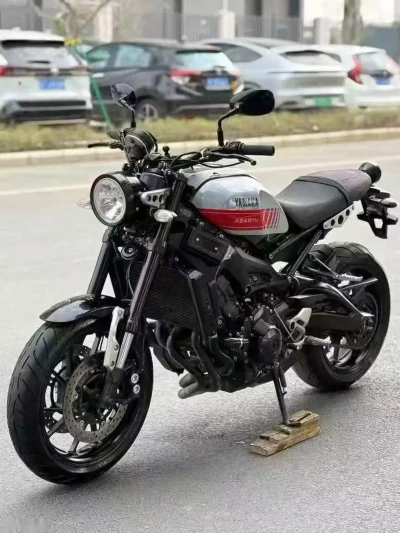 Мотоцикл Yamaha XSR900 — миниатюра 2