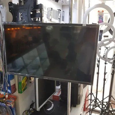 Монитор Samsung 28 — миниатюра 1