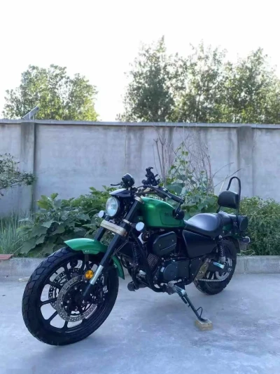 Мотоцикл Harley-Davidson 883 — миниатюра 3