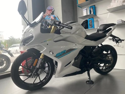 Мотоцикл CFMOTO250 cc 2025 — миниатюра 3