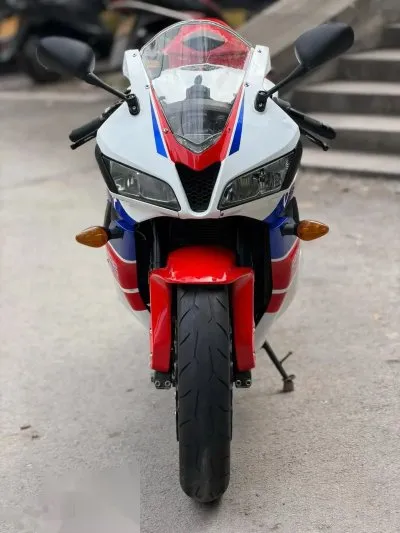 Мотоцикл Honda cbr